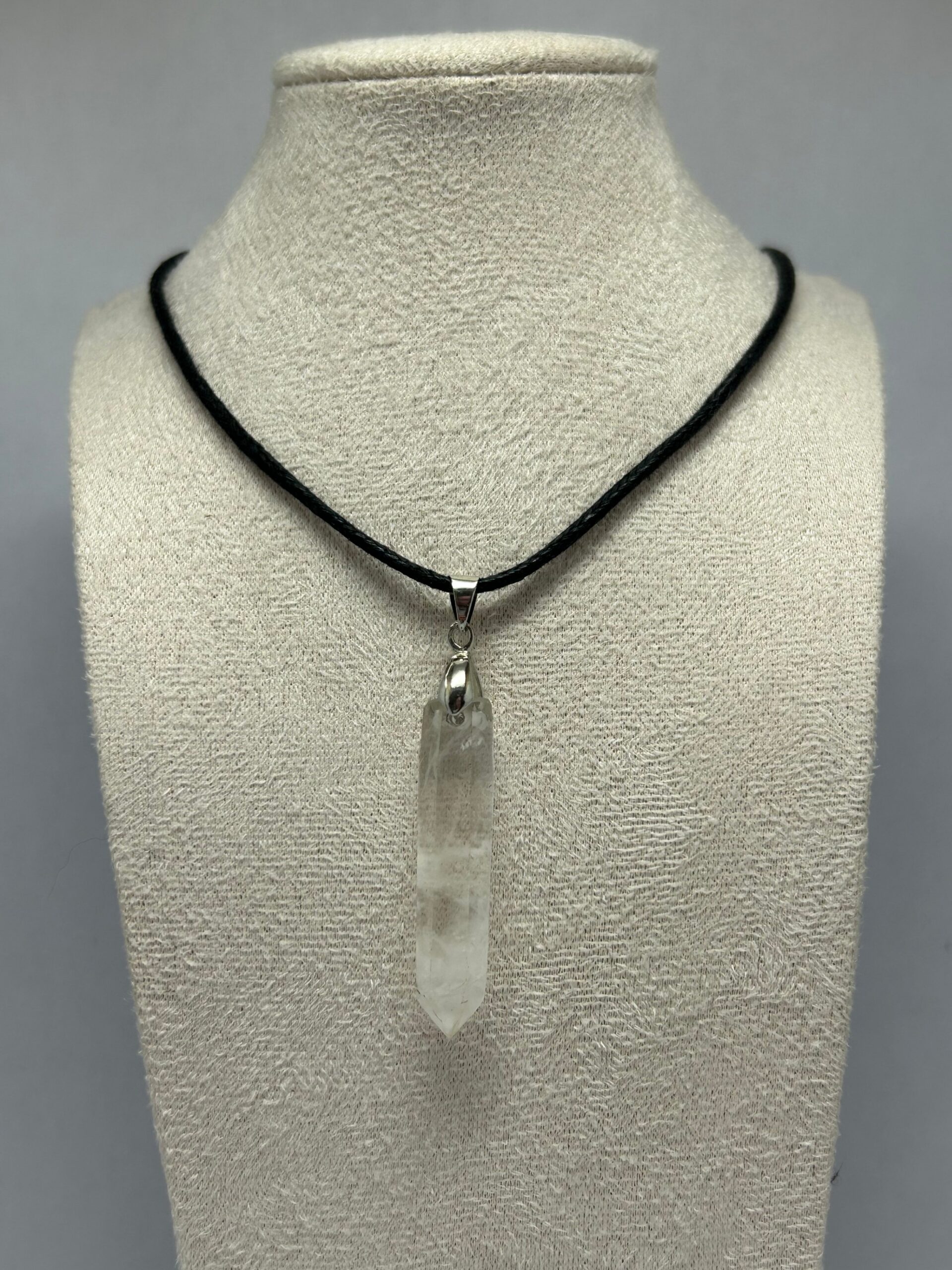 Collier Quartz Cristal de roche en forme de pointe