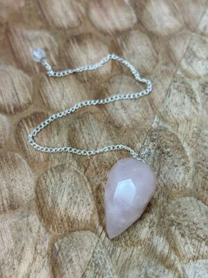 Pendule Quartz rose à facettes